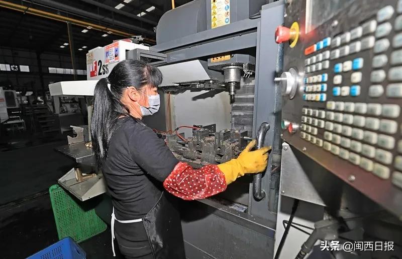 上杭最新招工亮相科技新品，体验未来工作的无限魅力