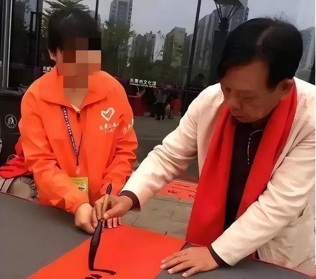 揭秘第15号台风最新动态，科技巨擘重塑风暴之眼！
