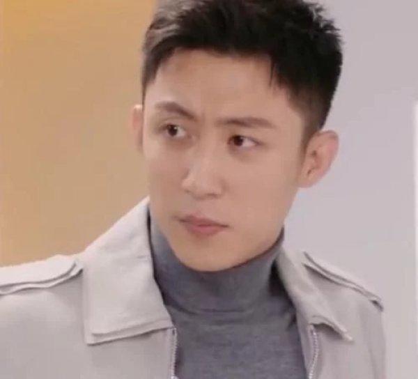 科技重塑家庭服务，最新保姆招聘，智能生活保姆职位开启
